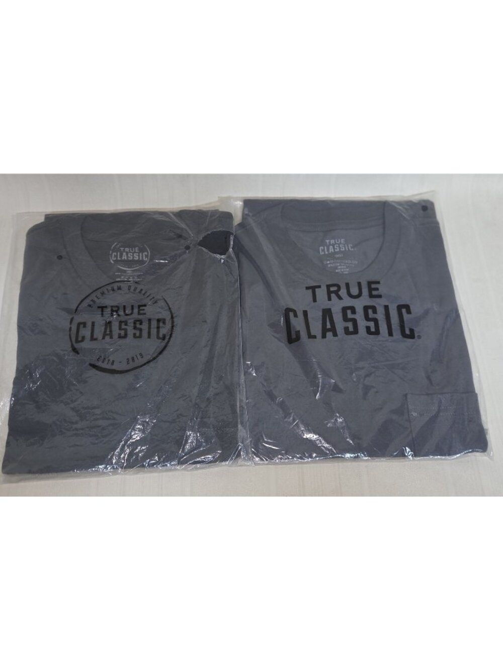 True Classic Carbon Short Sleeve Crew Neck Shirt Lot  2 Men Size Small w pocket